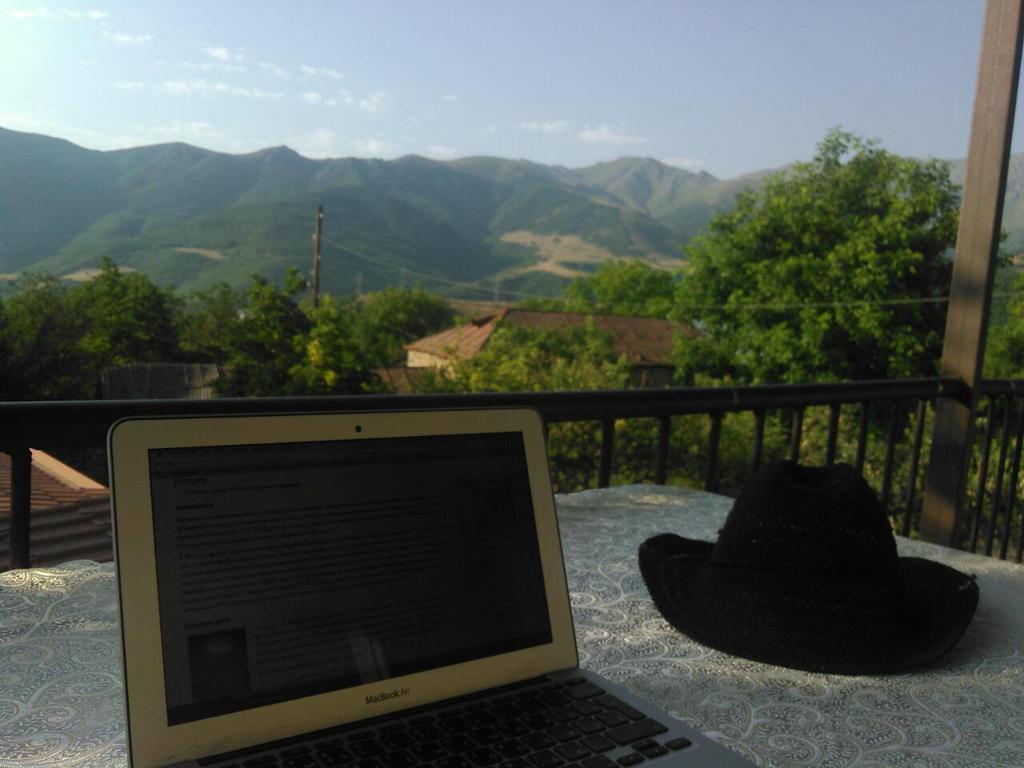 Saro B&B And Safari Tours Tatev Eksteriør billede