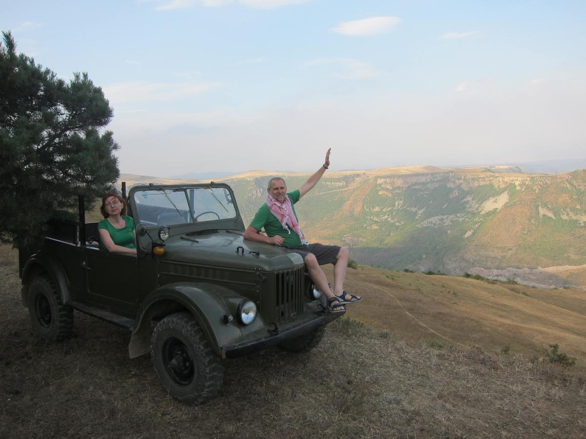 Saro B&B And Safari Tours Tatev Eksteriør billede