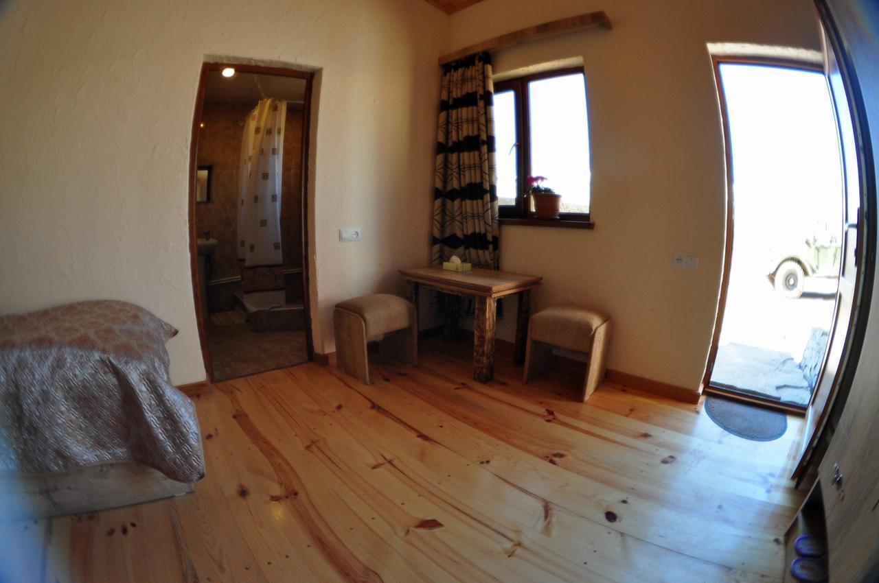 Saro B&B And Safari Tours Tatev Eksteriør billede