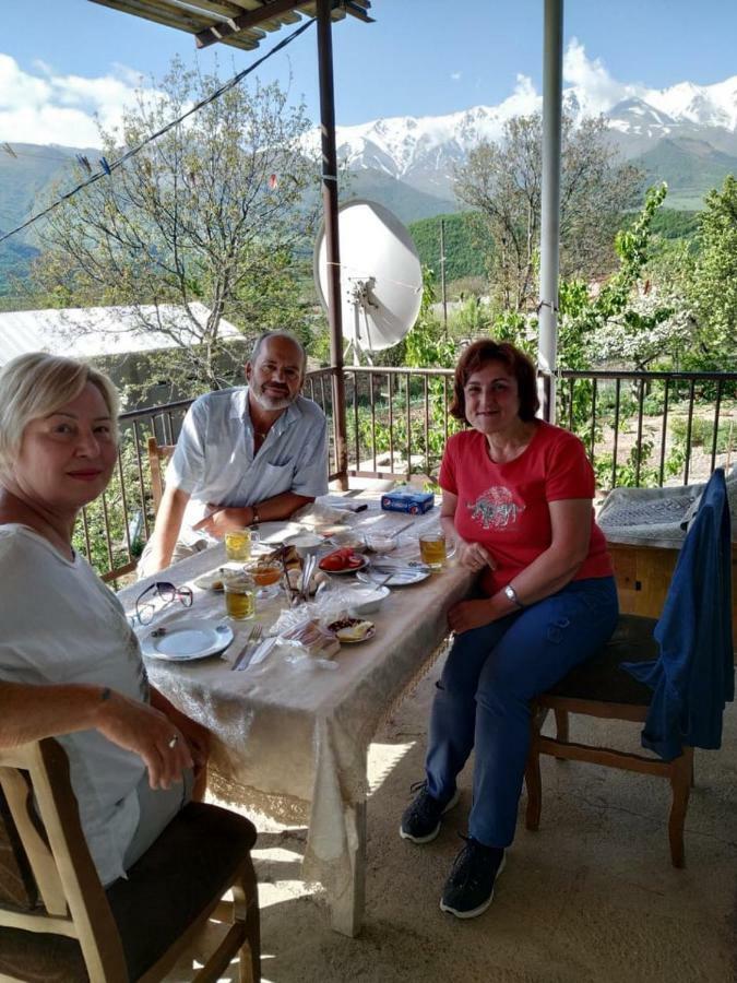 Saro B&B And Safari Tours Tatev Eksteriør billede