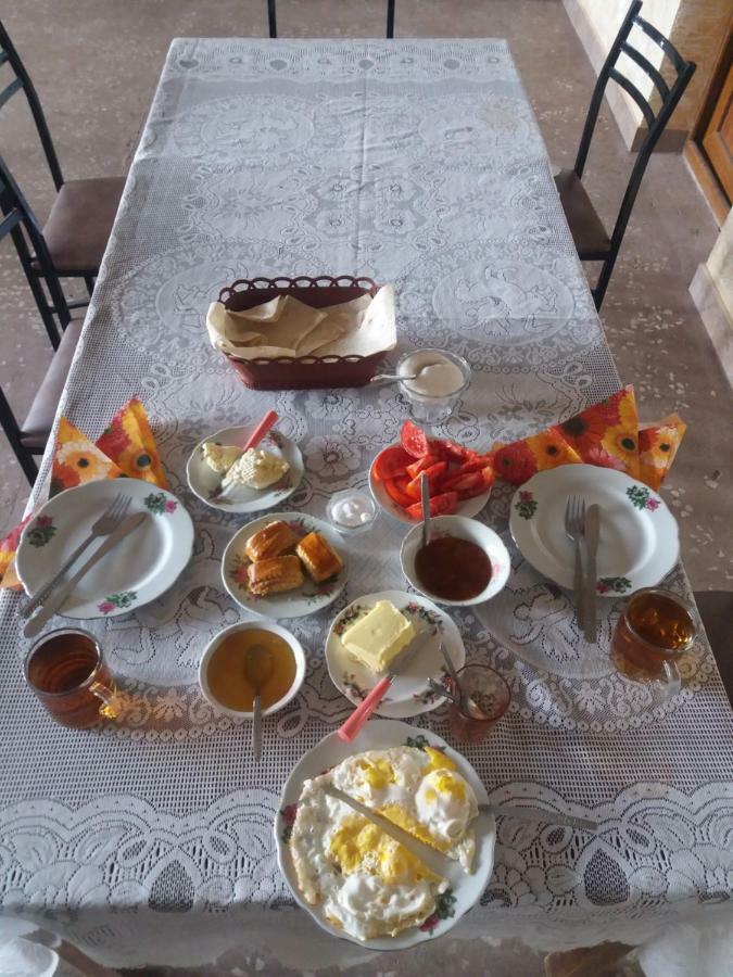 Saro B&B And Safari Tours Tatev Eksteriør billede