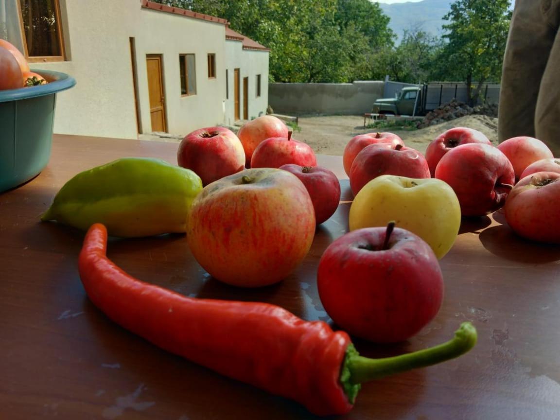 Saro B&B And Safari Tours Tatev Eksteriør billede